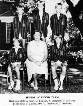 1982 Junior Tennis Team